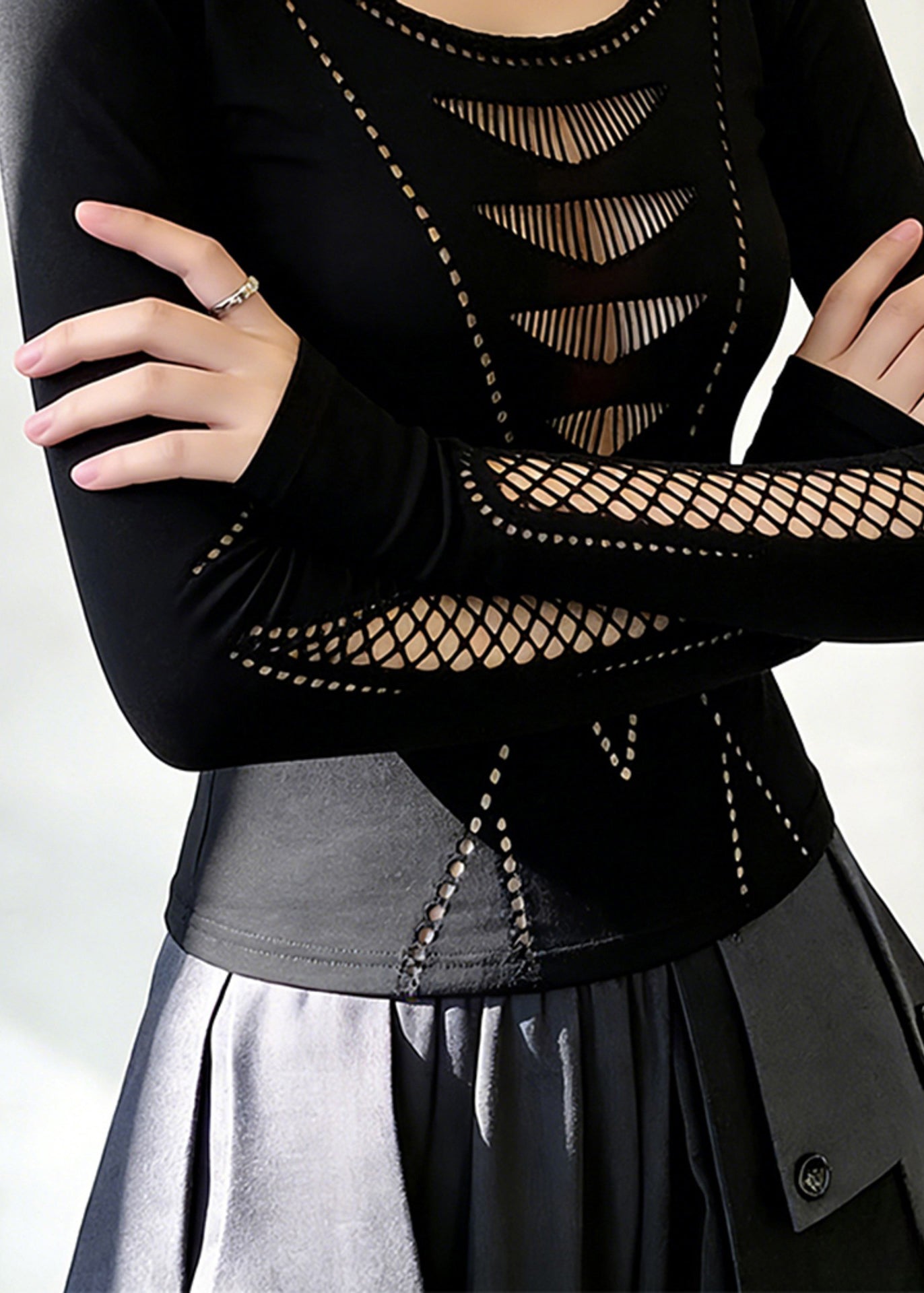 Modern Black O-neck Hollow Out Cotton Shirts Spring