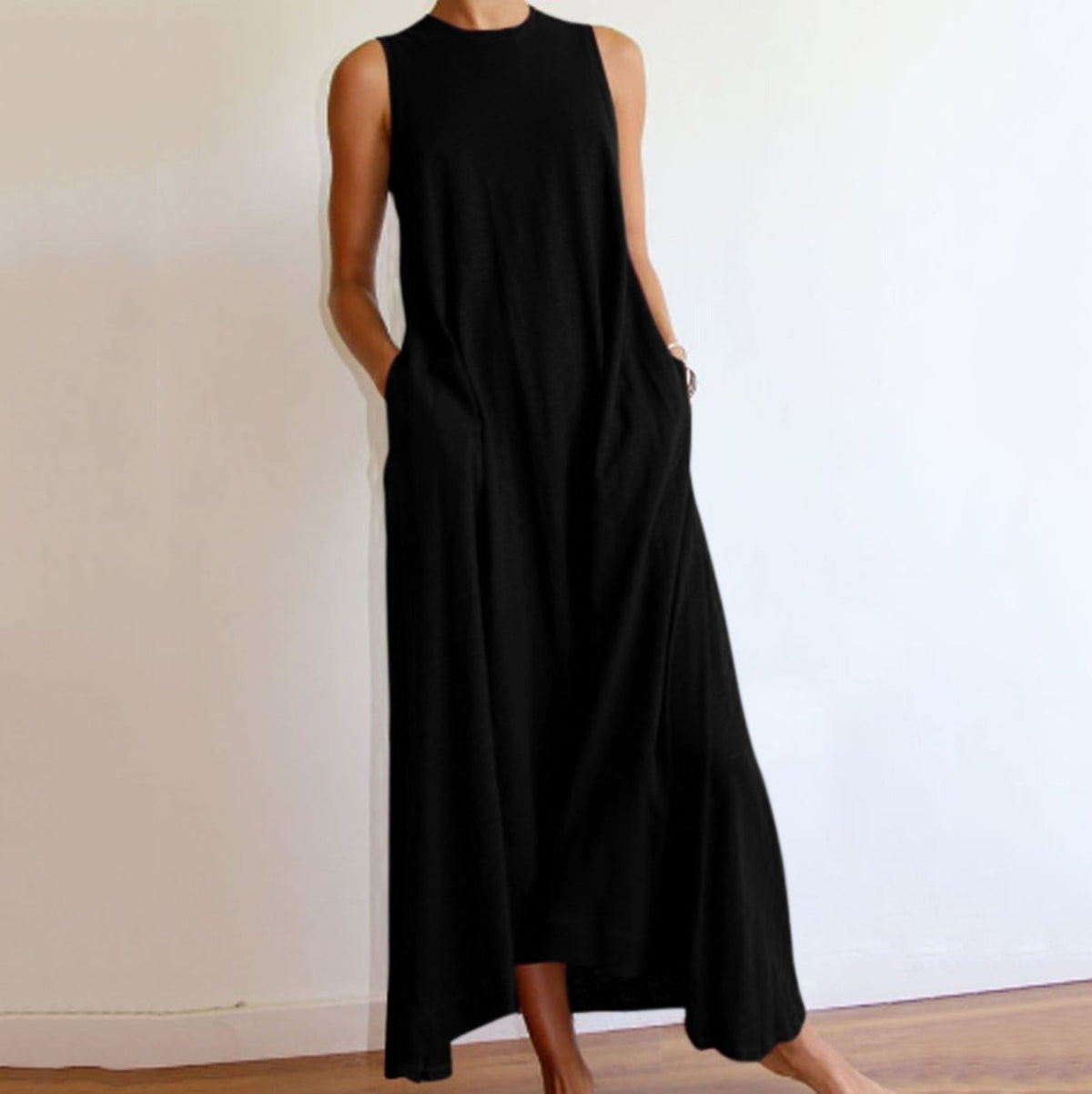 KS | Simple sleeveless long dress with round neckline