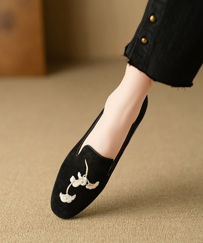 Pink Embroidery Suede Flat Shoes for Retro