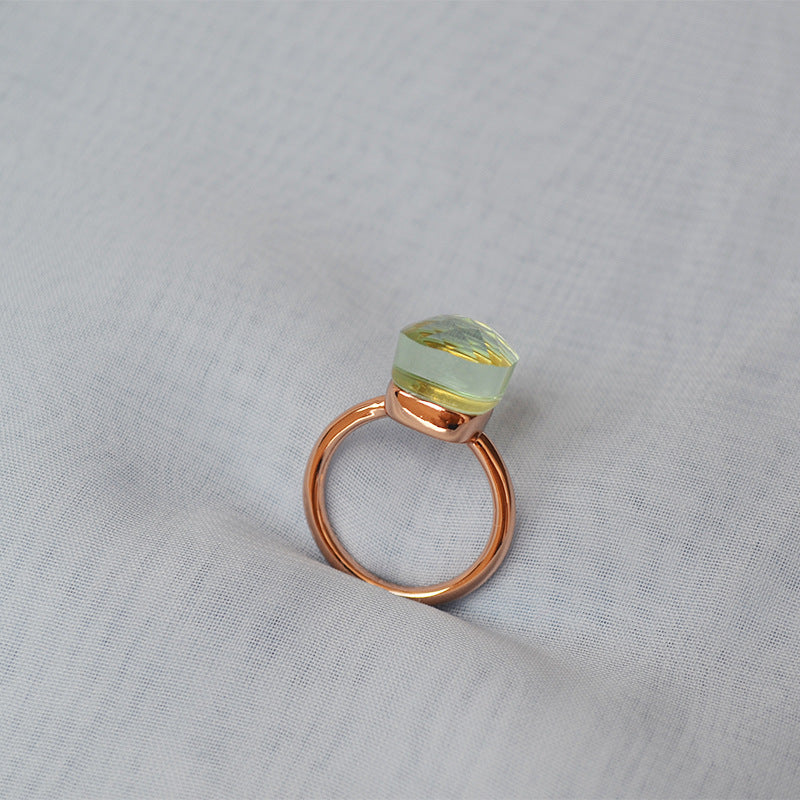 Classic Gold Ring with Timeless Appeal