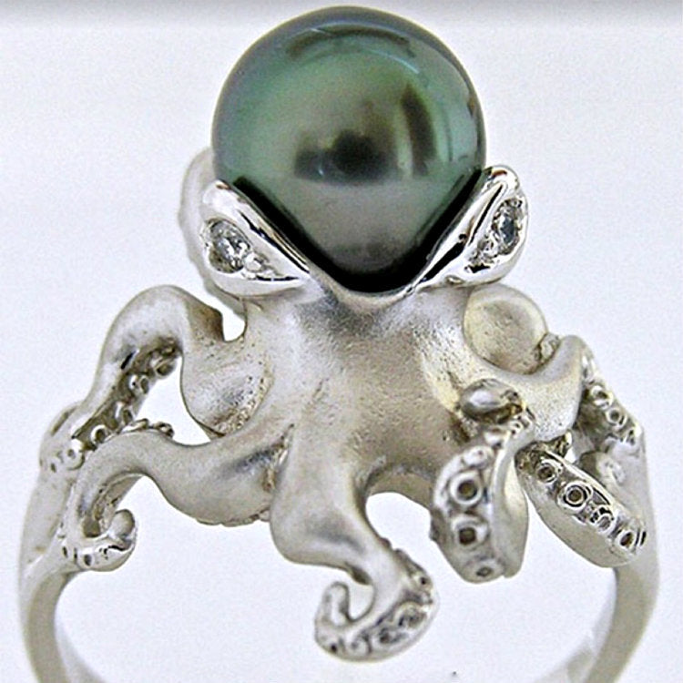 Charming Silver Ring for Any Occasion