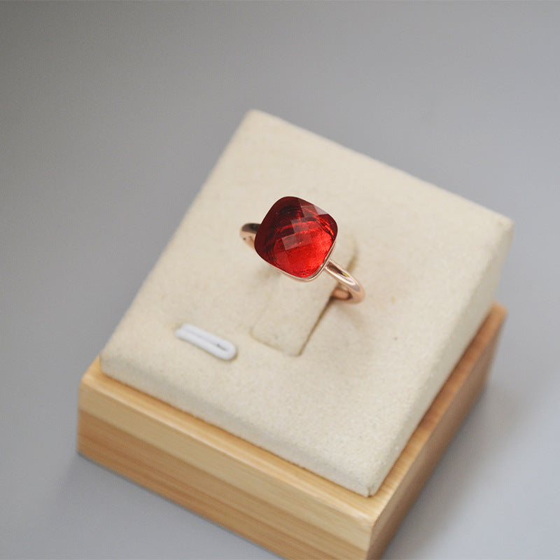 Classic Gold Ring with Timeless Appeal
