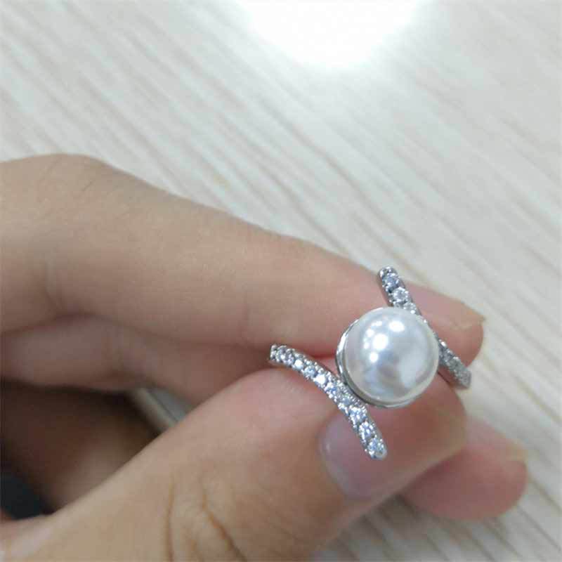 Classic Pearl Ring with Timeless Appeal