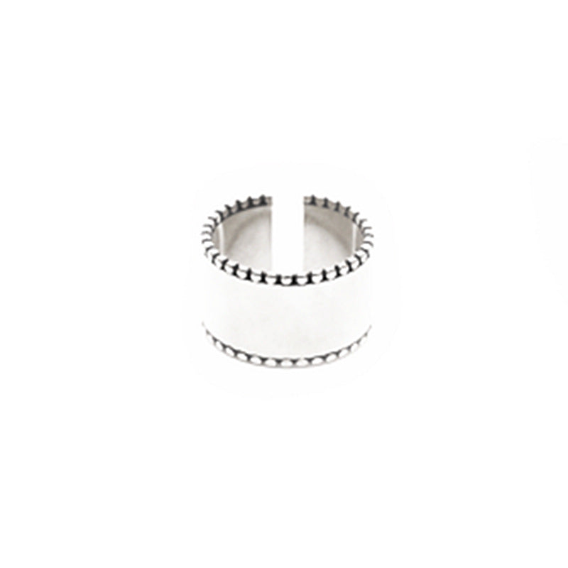 Classic Silver Ring with Timeless Appeal