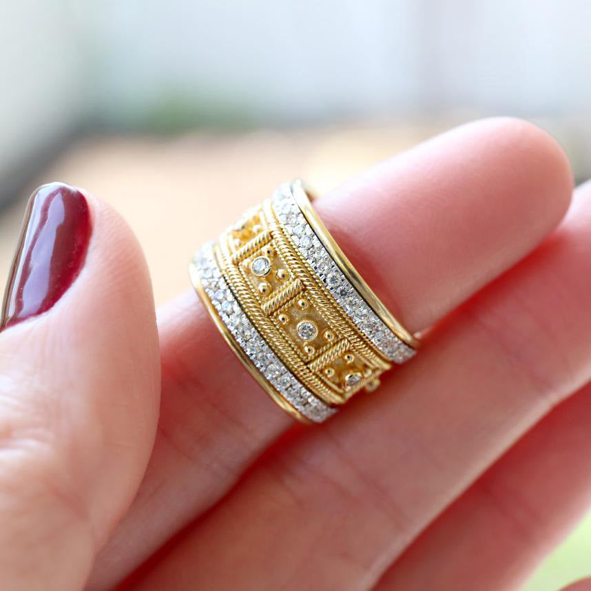 Romantic Gold Ring for Special Moments