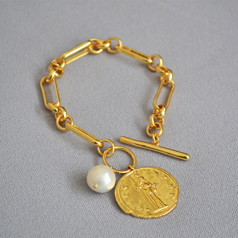 Charming Gold Bracelet for Any Occasion