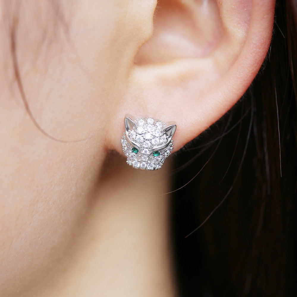 Charming Earring for Any Occasion