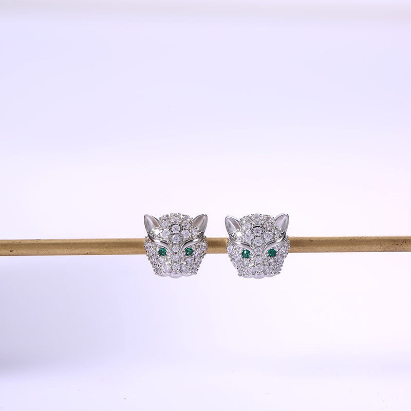 Charming Earring for Any Occasion