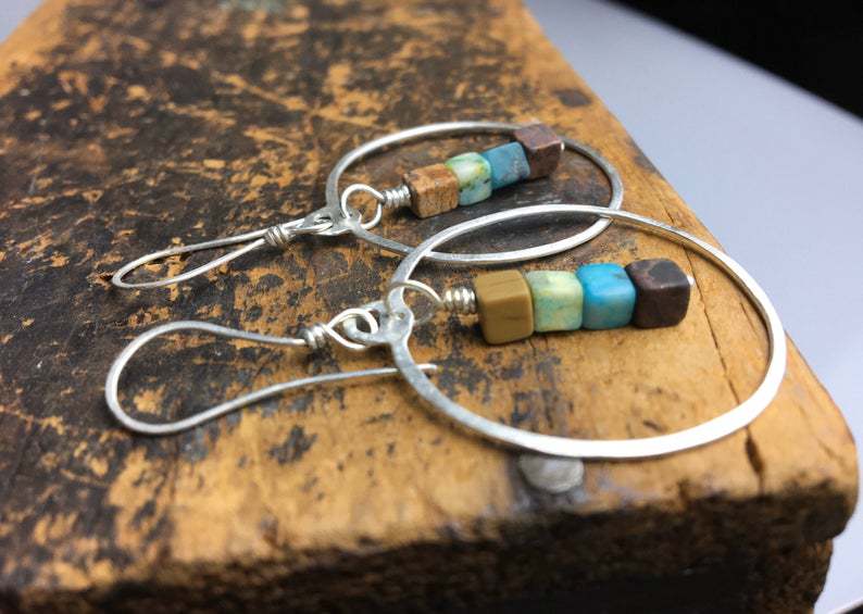 Charming Silver Earring for Any Occasion