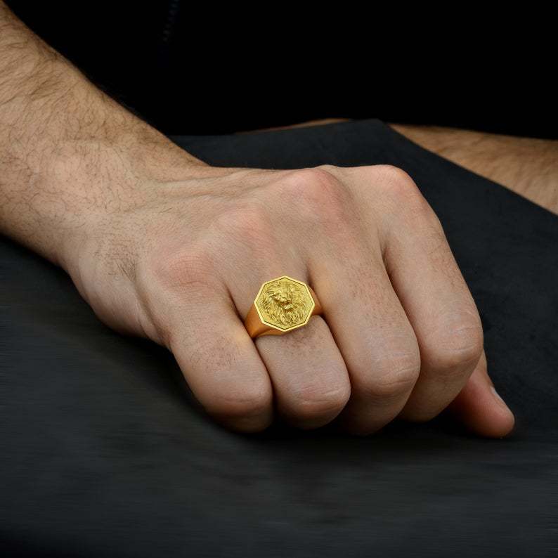 Romantic Gold Ring for Special Moments