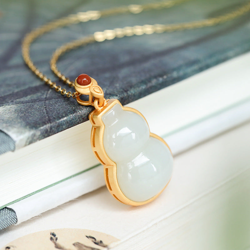 Romantic Silver Necklace for Special Moments