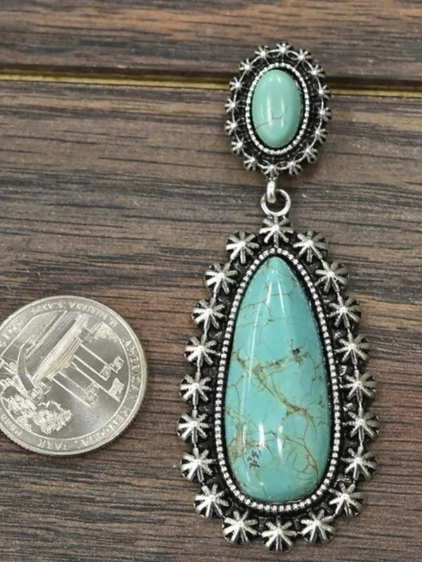 Charming Silver Earring for Any Occasion