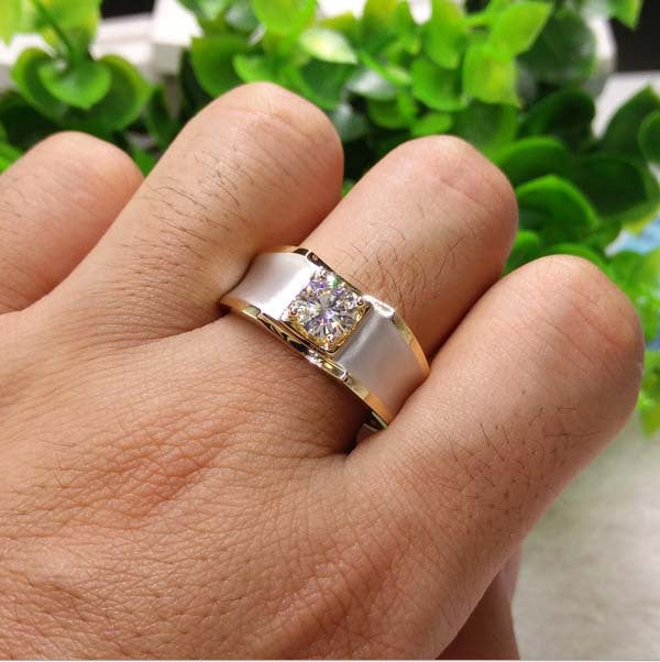Classic Gold Ring with Timeless Appeal