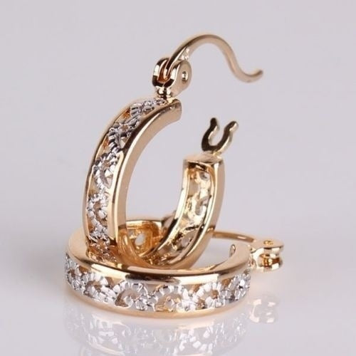 Stunning Gold Earring for Daily Wear
