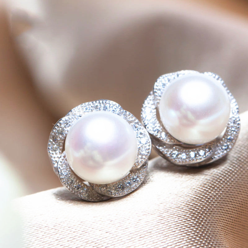 Delicate Artisan Pearl Earring