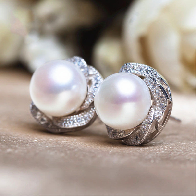 Delicate Artisan Pearl Earring