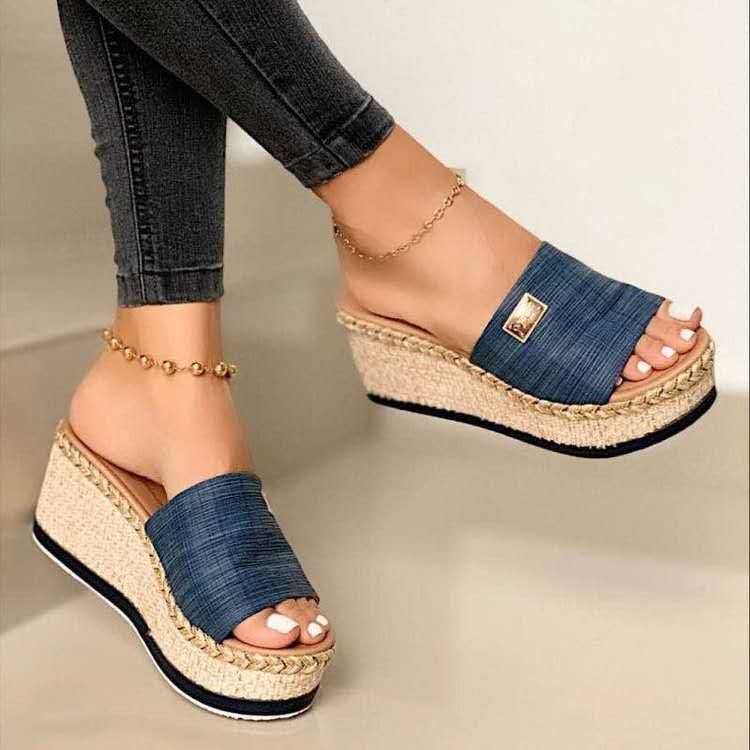 Graceful Orthopedic Shoes for Modern Look