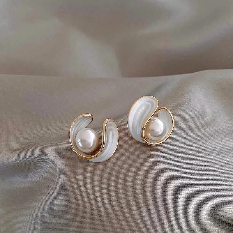 Vintage Handmade Gold Earring