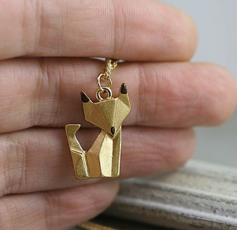 Classic Gold Necklace with Timeless Appeal