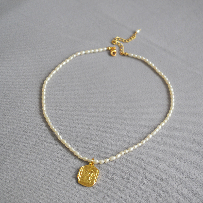 Beautiful Gold Necklace with Unique Style