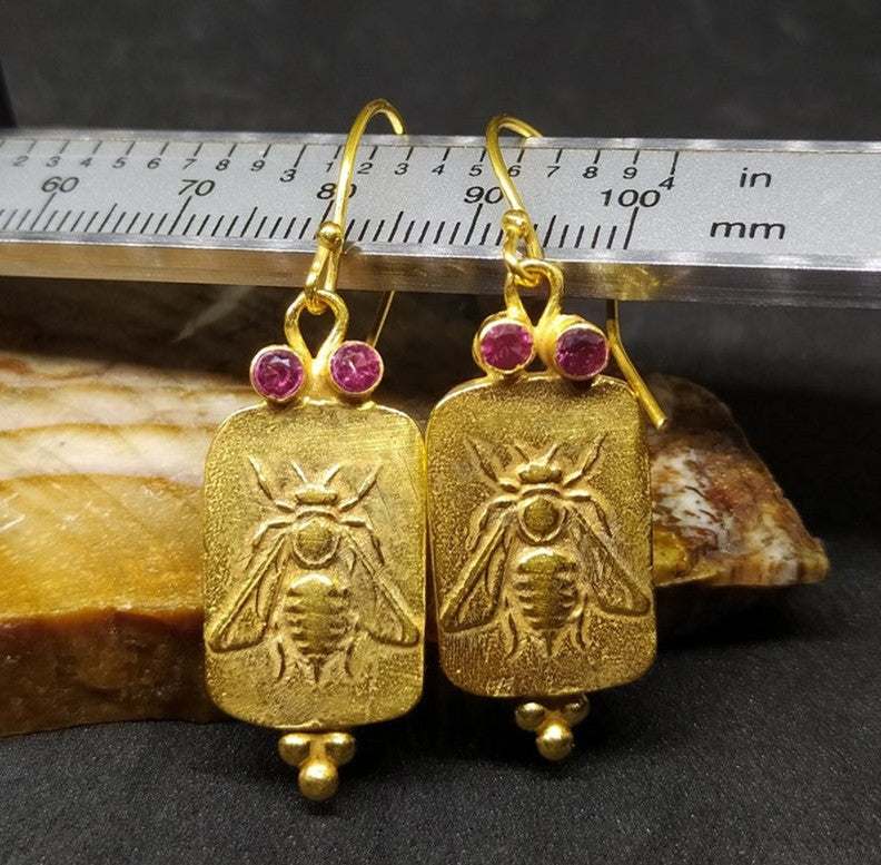 Elegant Gold Earring for Every Occasion