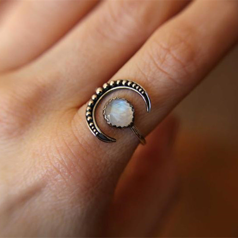 Classic Silver Ring with Timeless Appeal