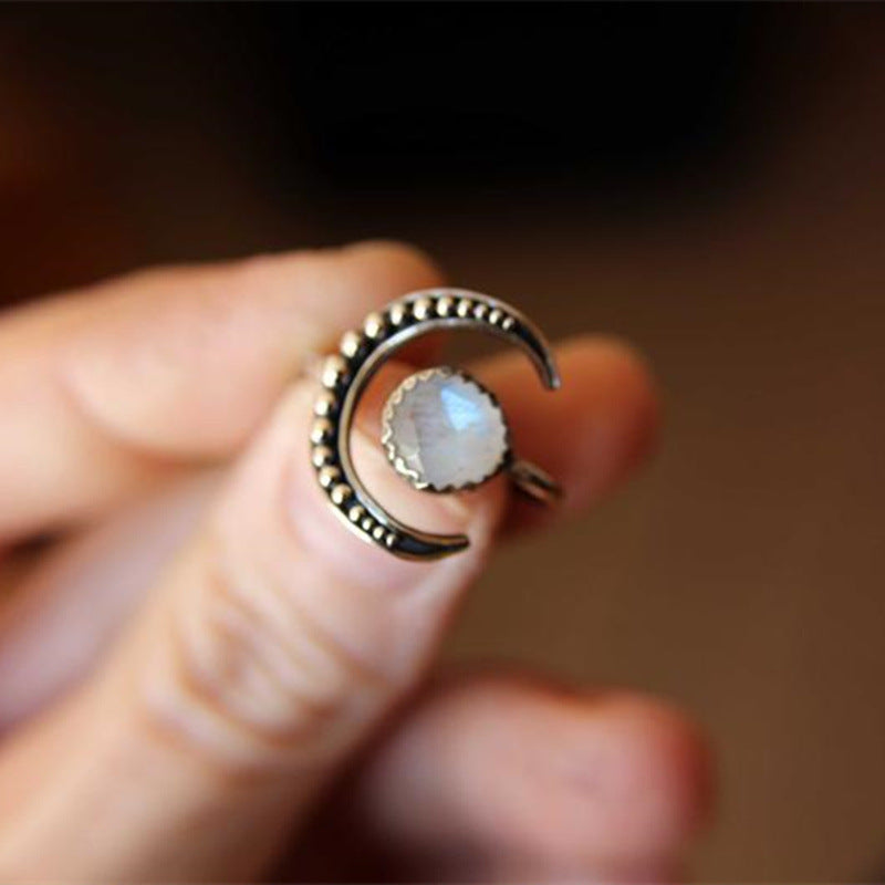 Classic Silver Ring with Timeless Appeal