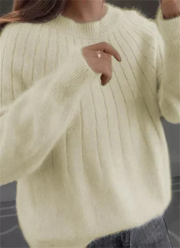 JO | Fluffy cashmere knit sweater