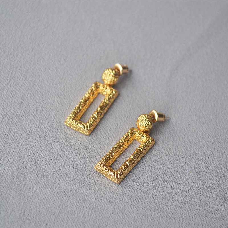 Beautiful Gold Earring with Unique Style