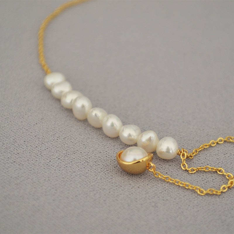 Romantic Pearl Necklace for Special Moments