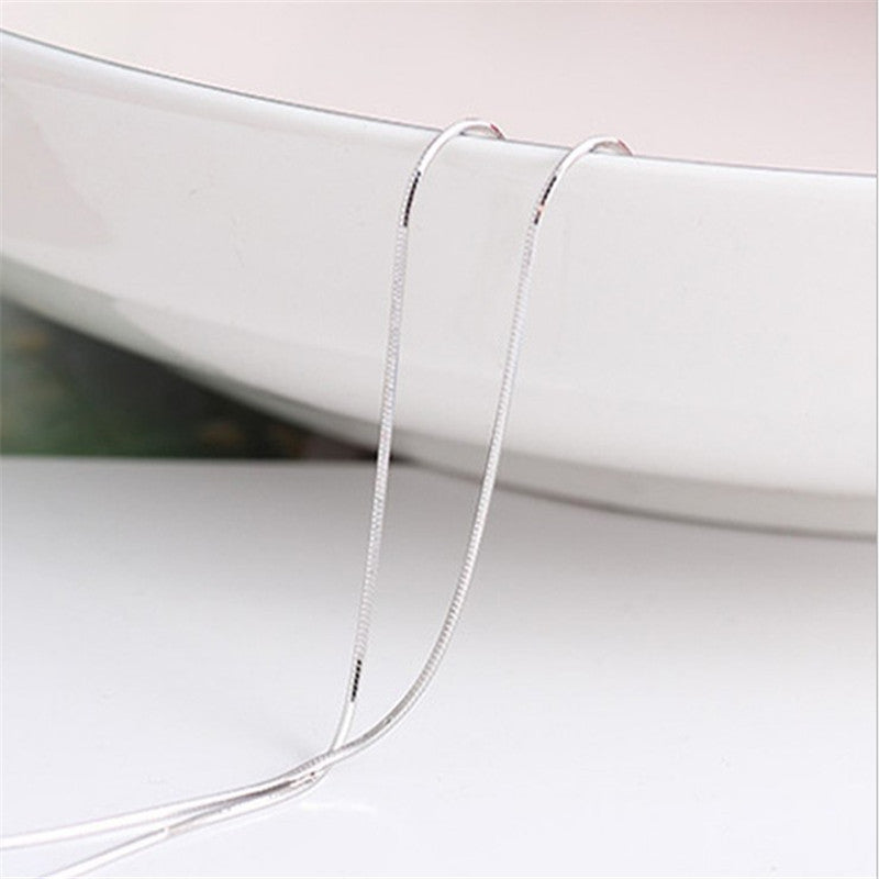 Romantic Silver Necklace for Special Moments