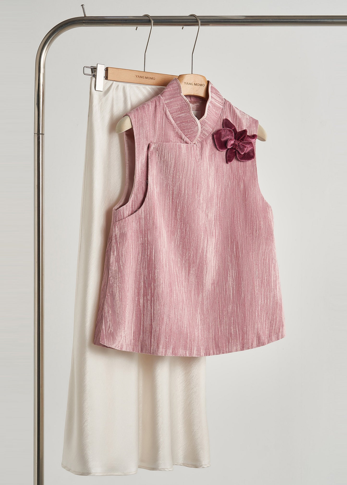 Unique Rose Decorated Silk Velour Vests Fall