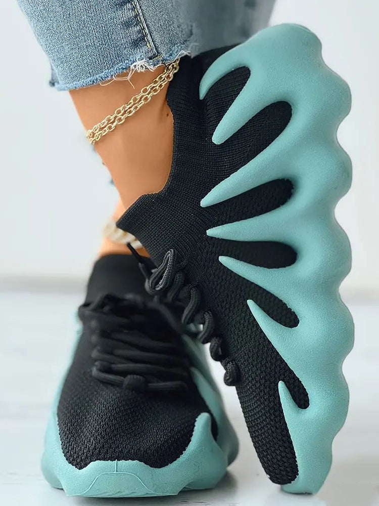 JO | Stylish and airy sneakers