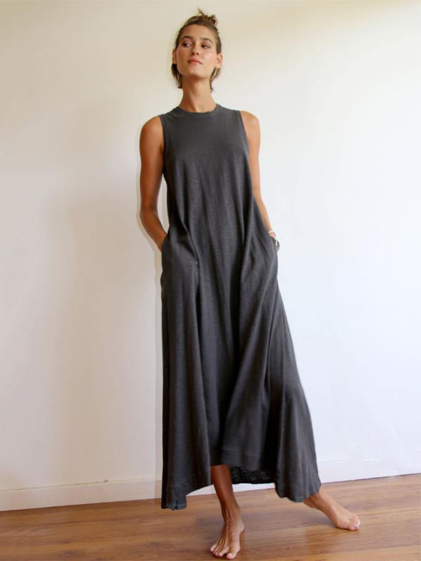 KS | Simple sleeveless long dress with round neckline