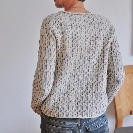 JO | Chic gray sweater with round neckline
