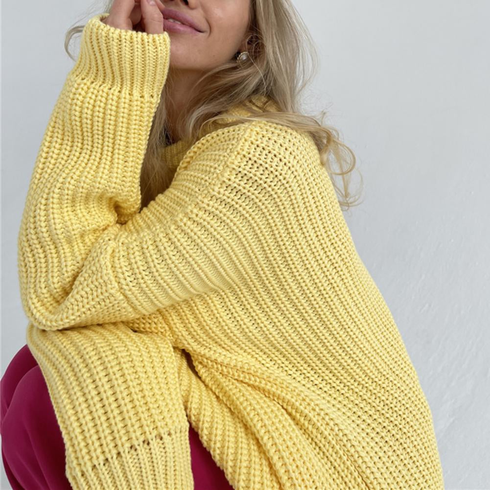 JO | Cozy knitted sweater with a round neckline