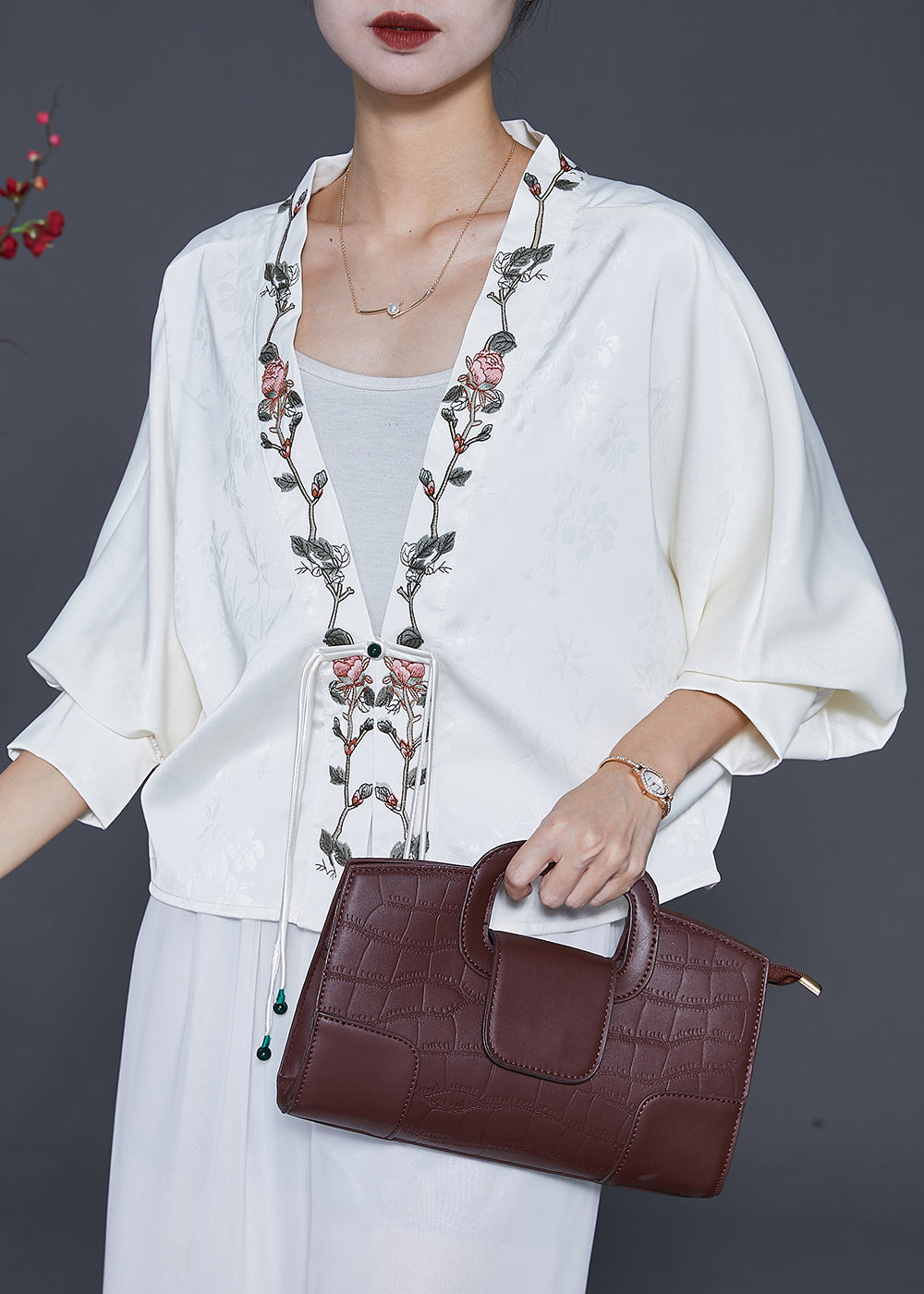 Art White Embroideried Tasseled Silk Jacket Spring
