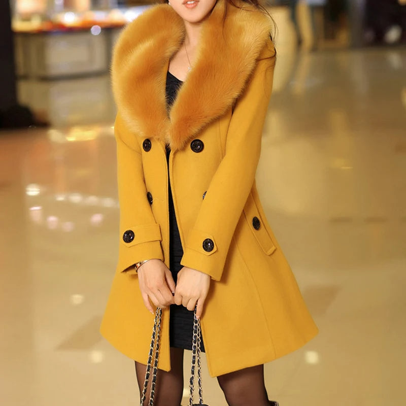 JO | Luxurious fur coat for the discerning lady