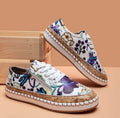 JO | Simple sneakers with flowers
