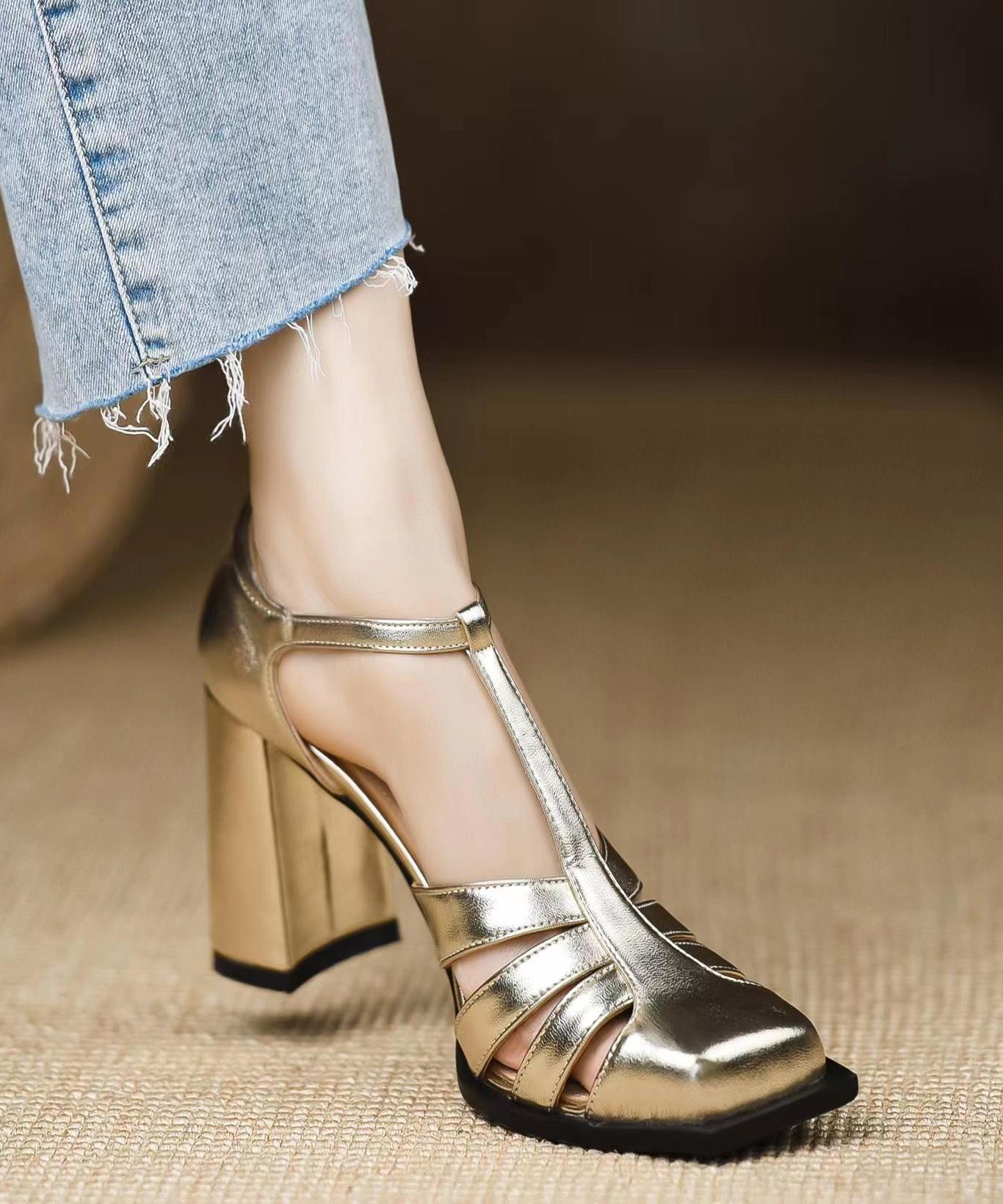 European and American Style Gold Sandals Chunky Heel Hollow Out