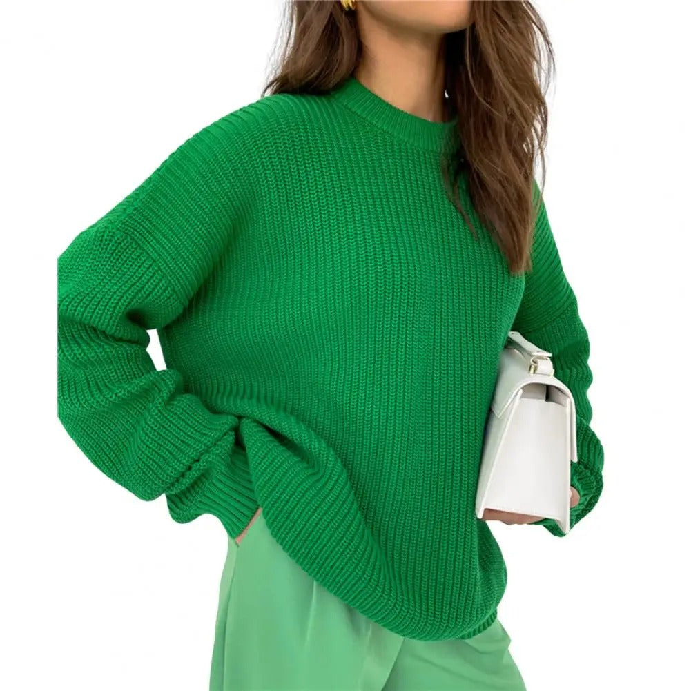 JO | Cozy knitted sweater with a round neckline