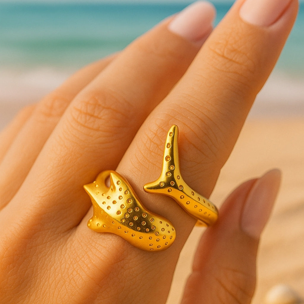 Romantic Gold Bracelet for Special Moments