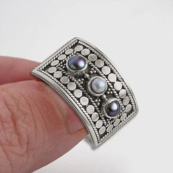 Beautiful Pearl Ring with Unique Style
