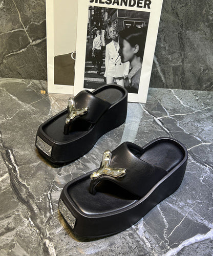 New Versatile Black Platform Flip Flops