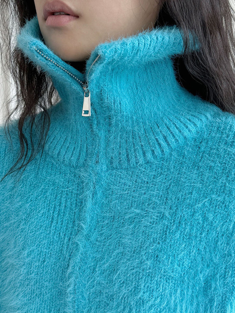 JO | Fluffy sweater with zipper