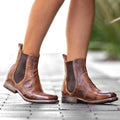 JO | Fashionable supportive orthopaedic shoes