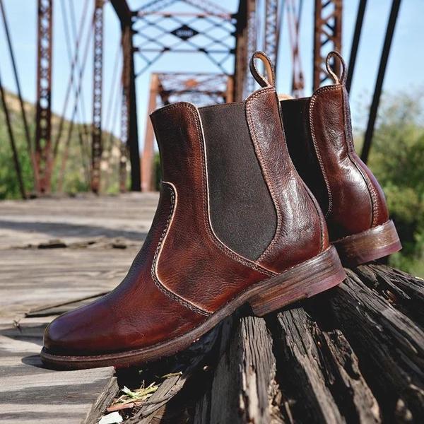 JO | Fashionable supportive orthopaedic shoes