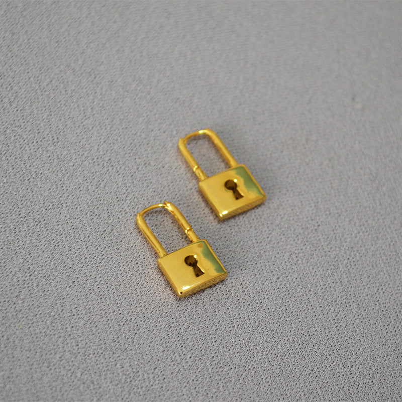 Beautiful Gold Earring with Unique Style