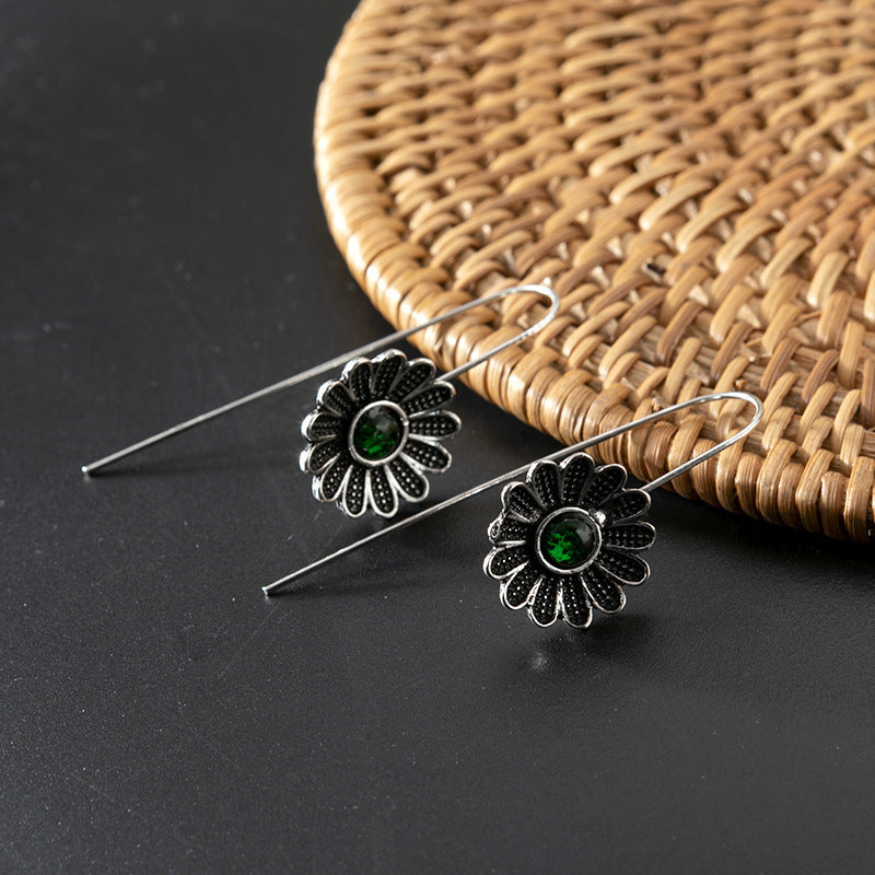 Romantic Silver Earring for Special Moments