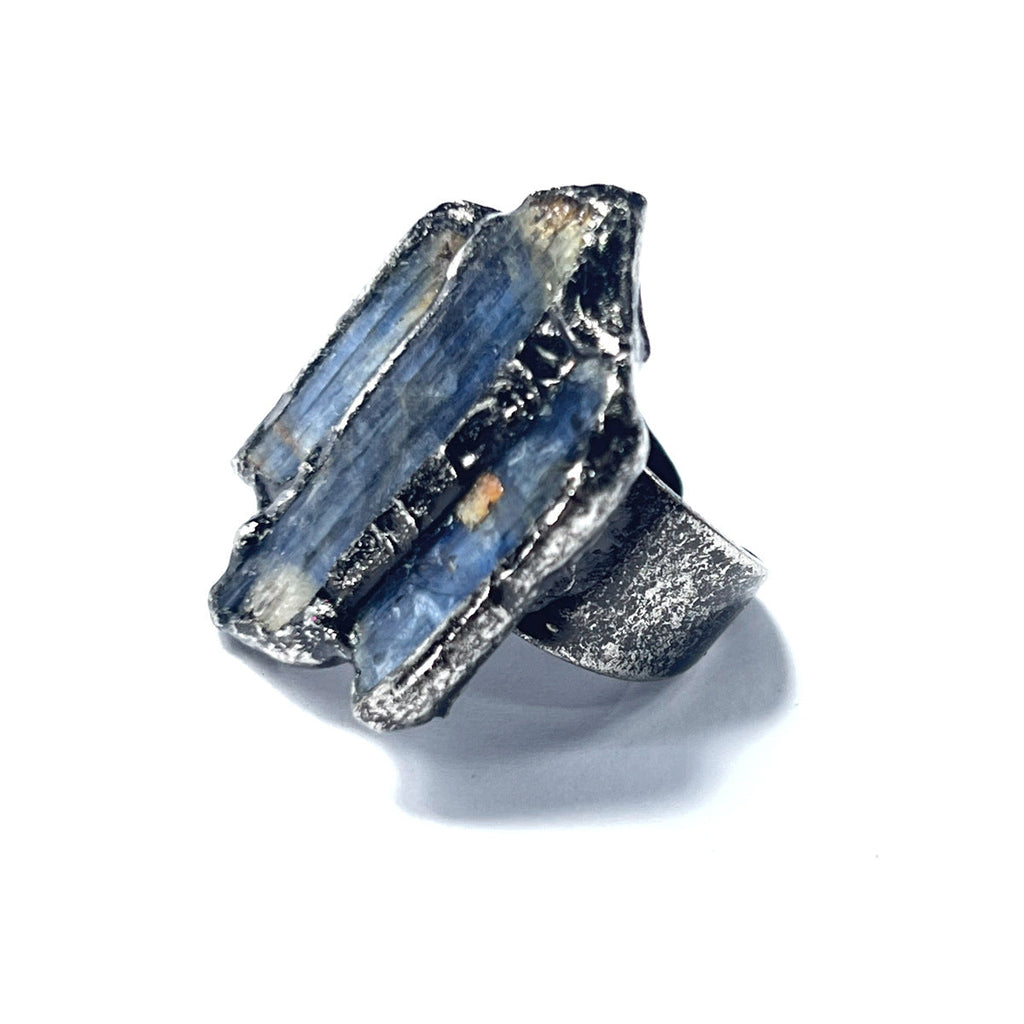 Classic Silver Ring with Timeless Appeal